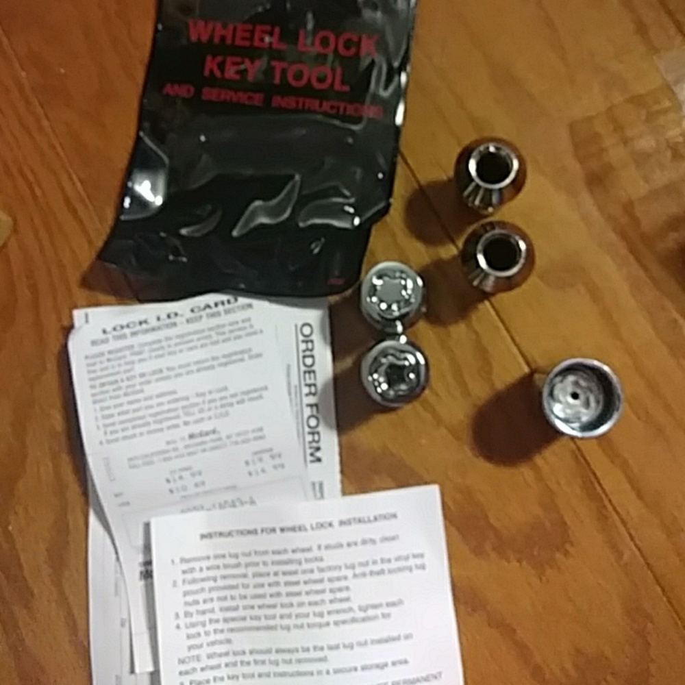 Wheel Lock Lug Nuts w/Key